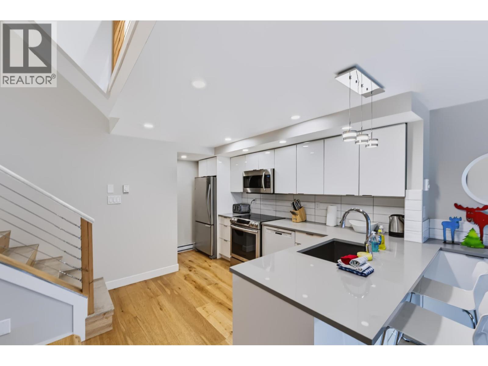7 2221 Gondola Way Property Photo 9