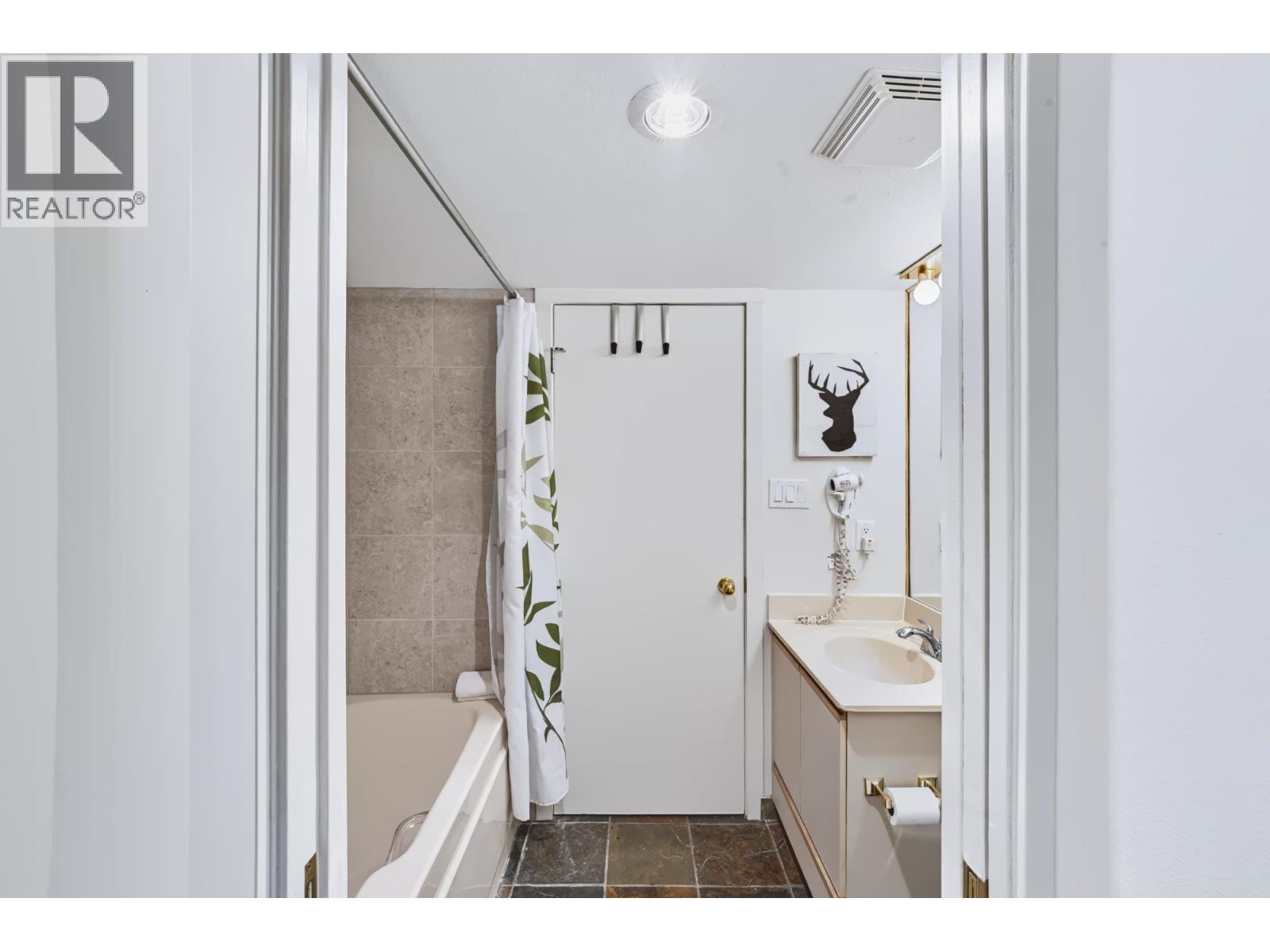 207 4809 Spearhead Drive Property Photo 17
