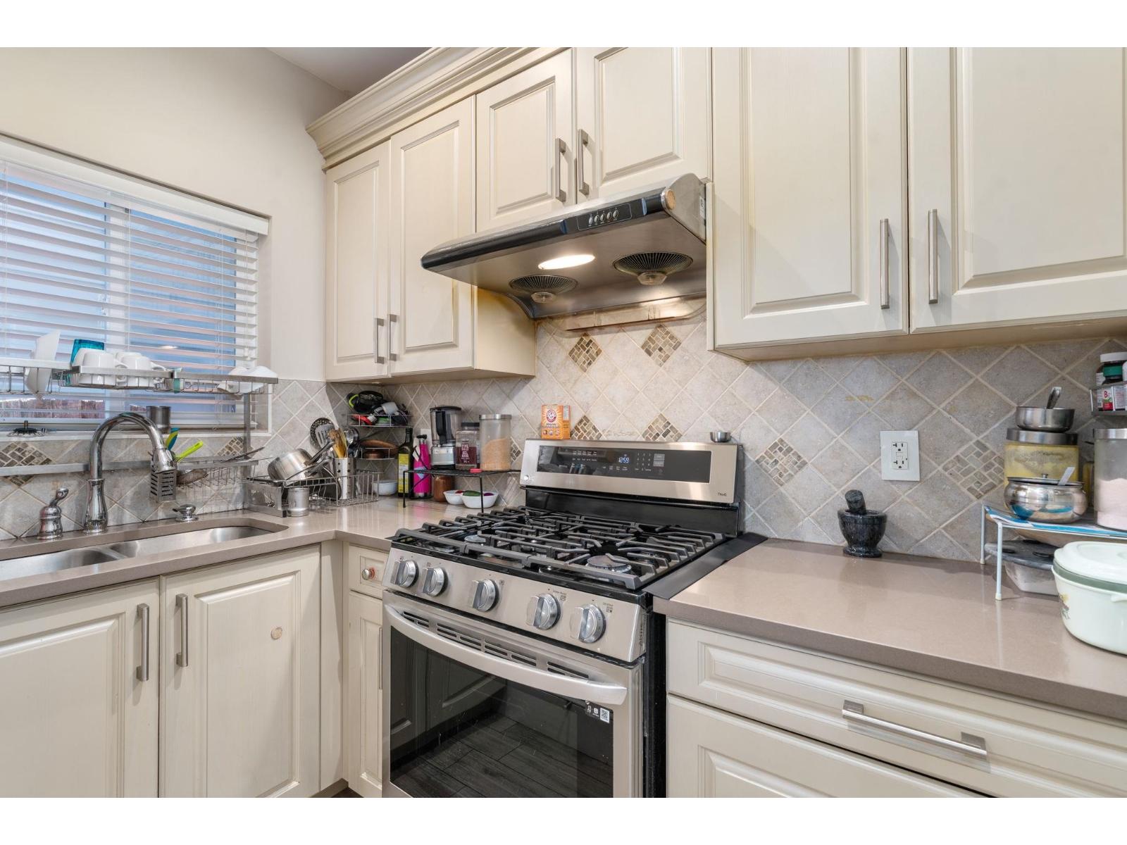 13798 58a Avenue Property Photo 12