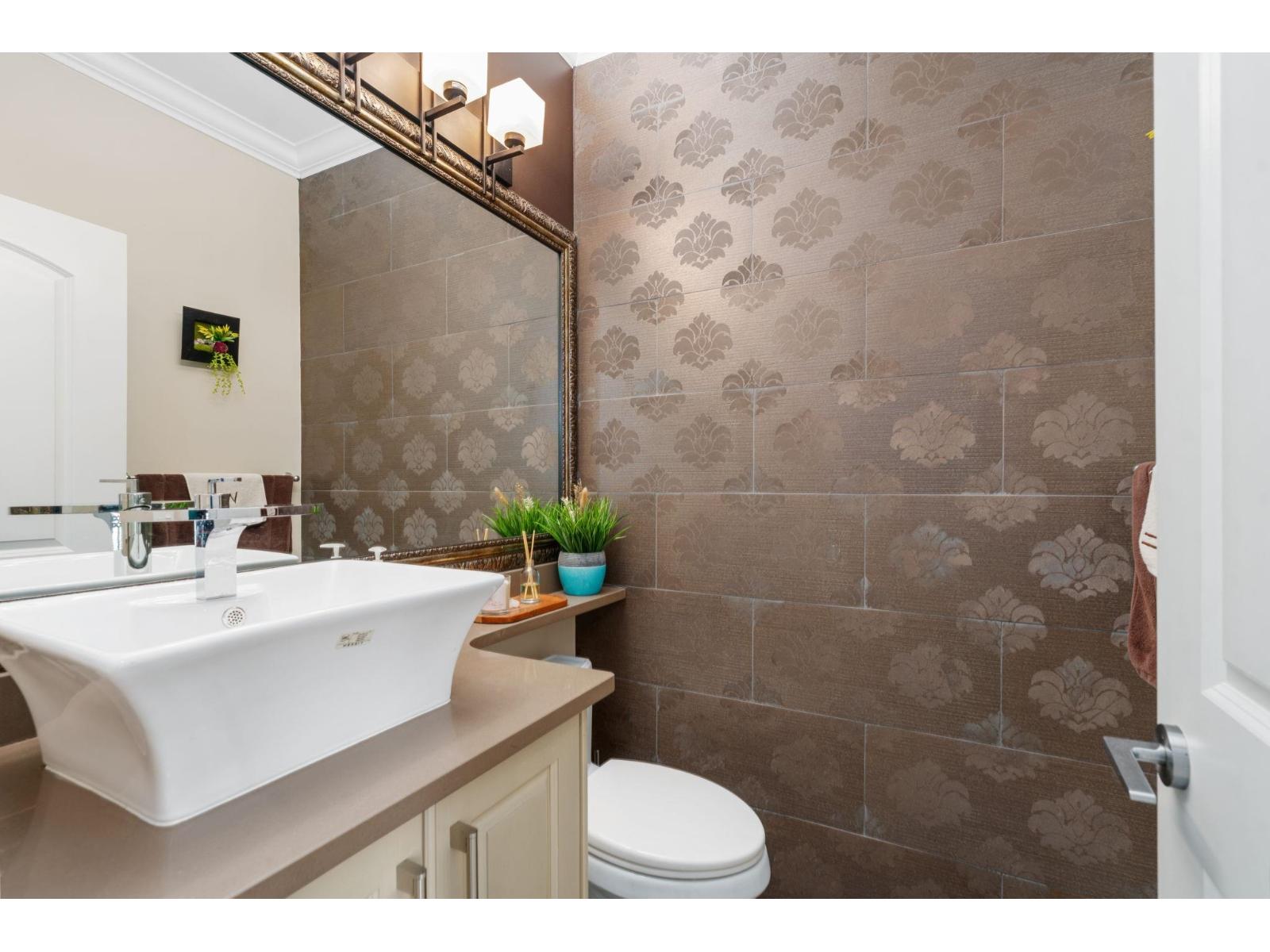 13798 58a Avenue Property Photo 16