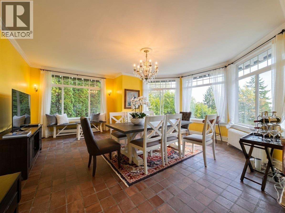 4670 Piccadilly South Property Photo 8