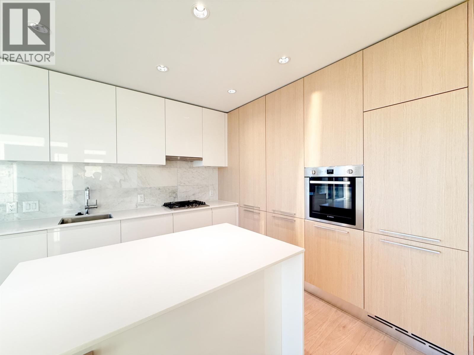 5007 4510 Halifax Street Property Photo 2