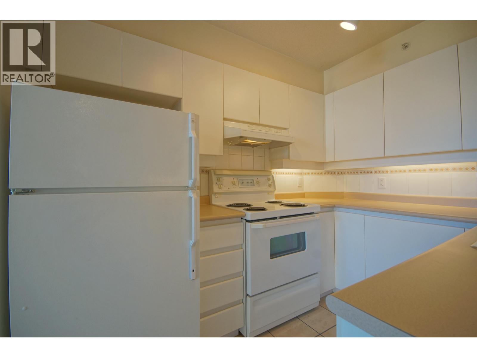 806 8297 Saba Road Property Photo 13