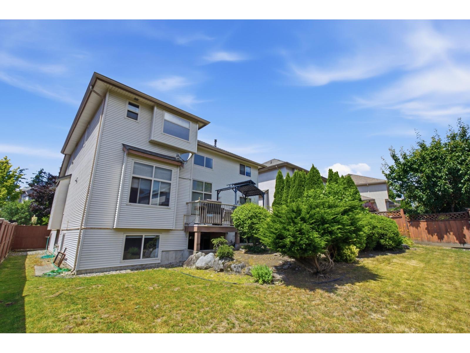 5818 167a Street Property Photo 3