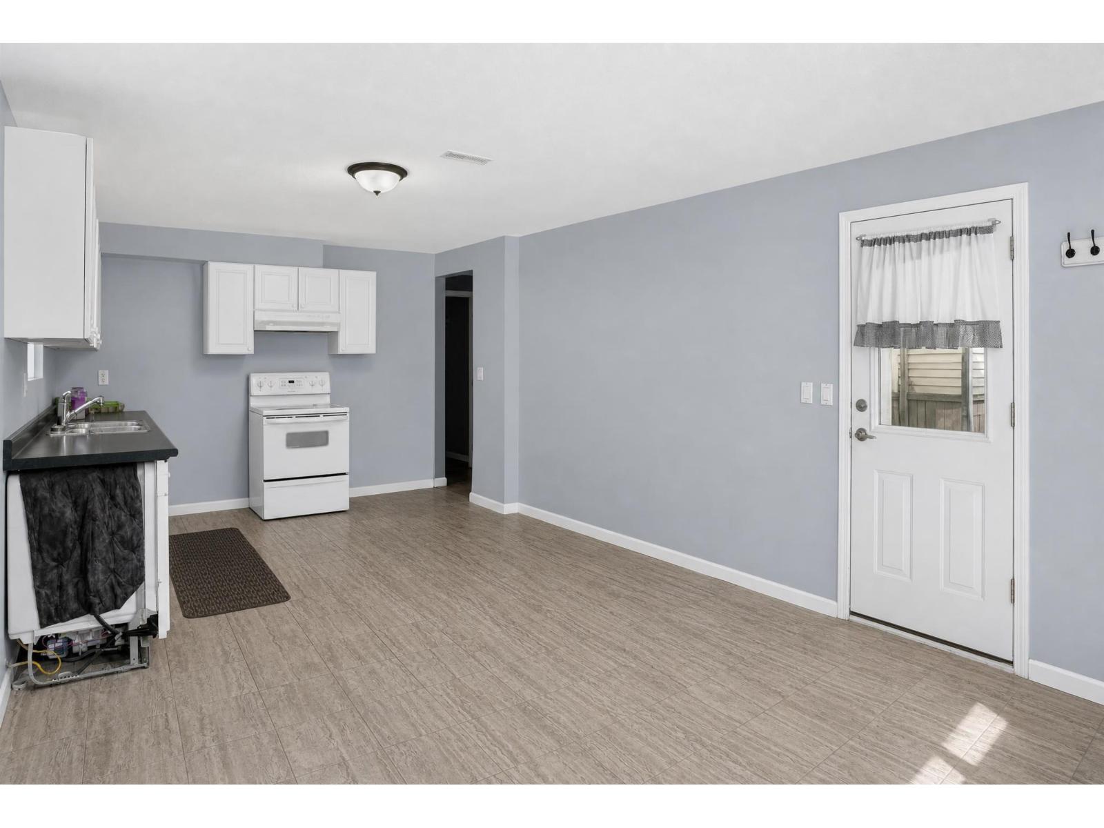 5818 167a Street Property Photo 31