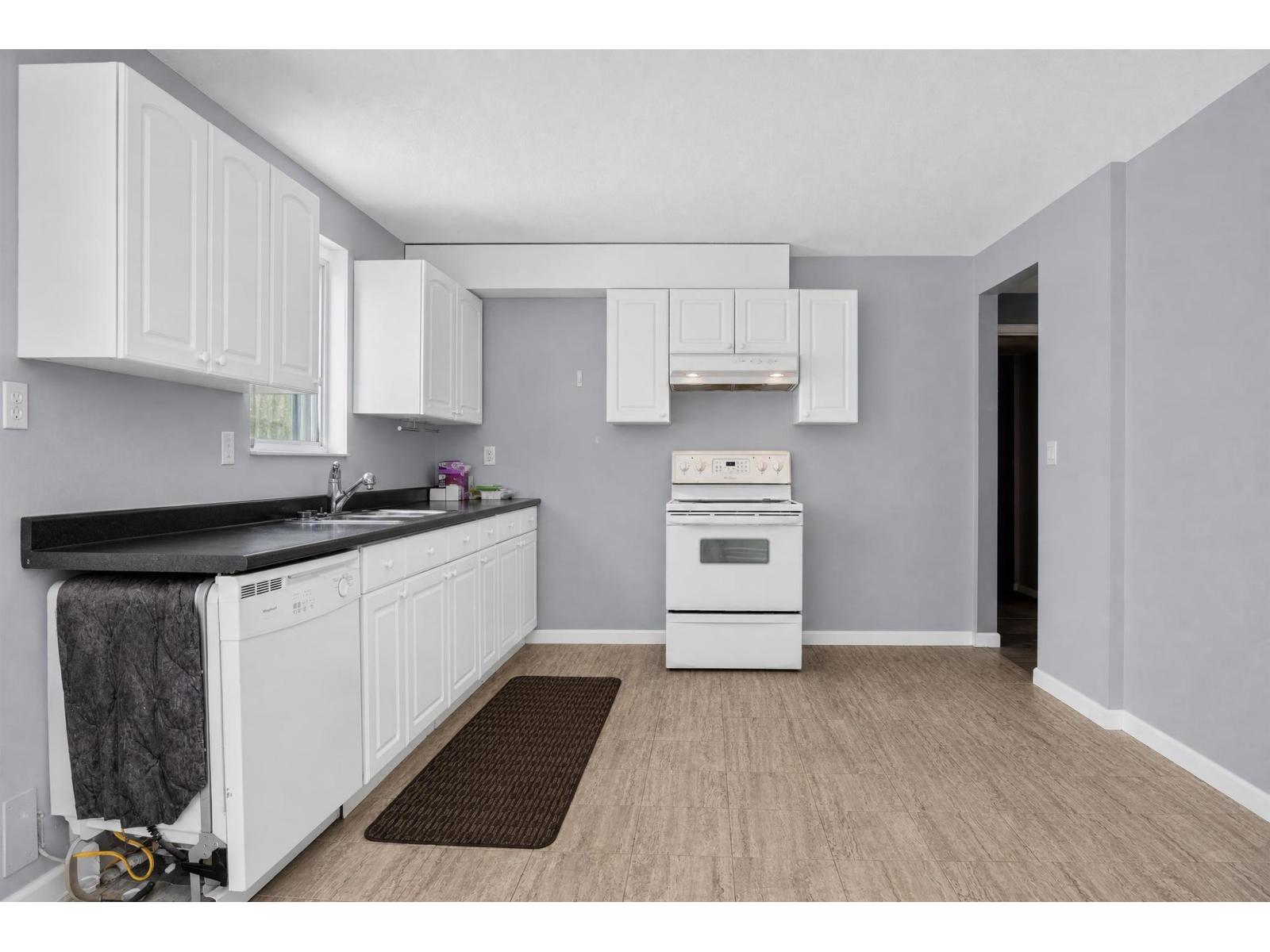 5818 167a Street Property Photo 32