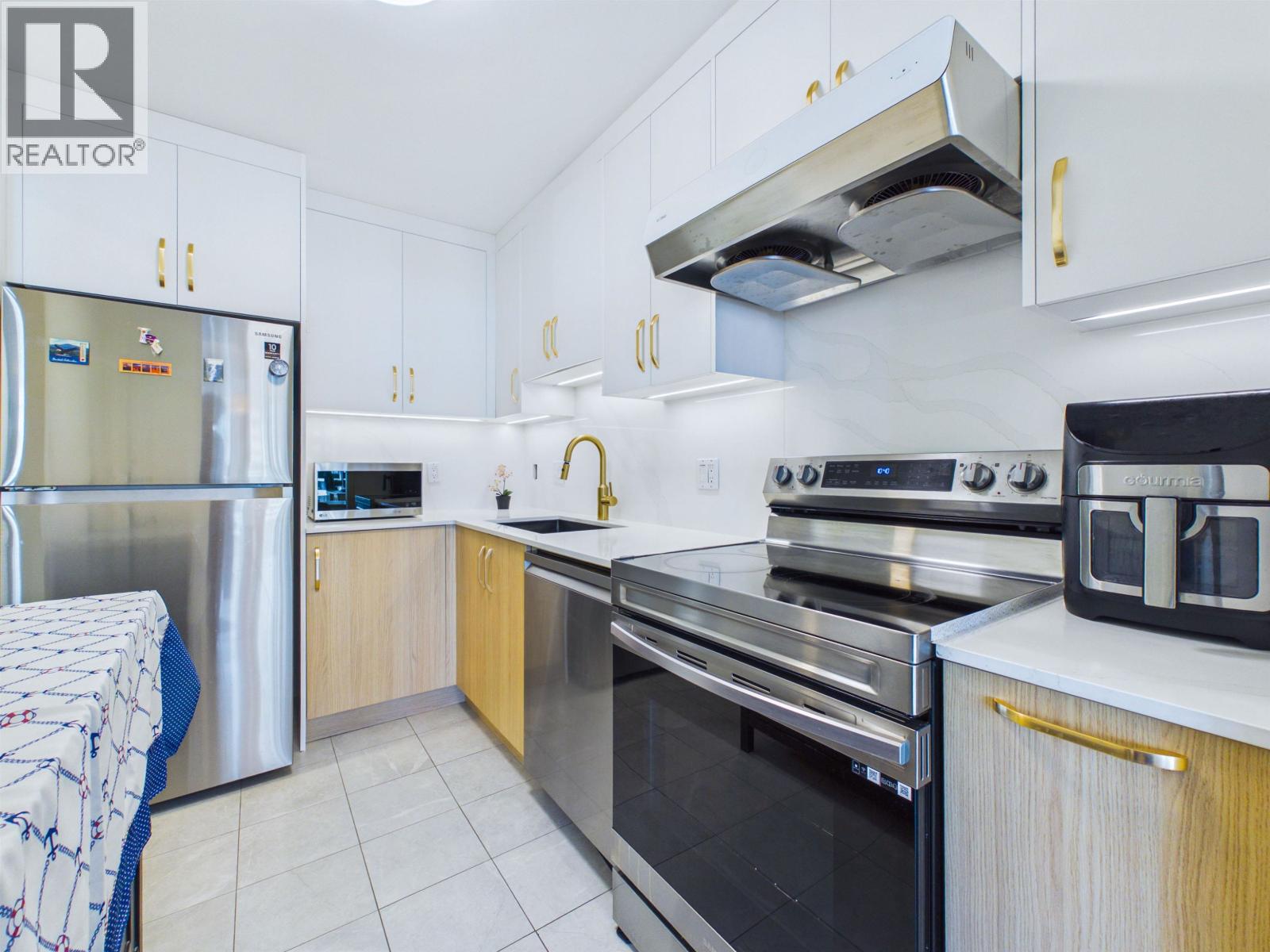1705 5833 Wilson Avenue Property Photo 8