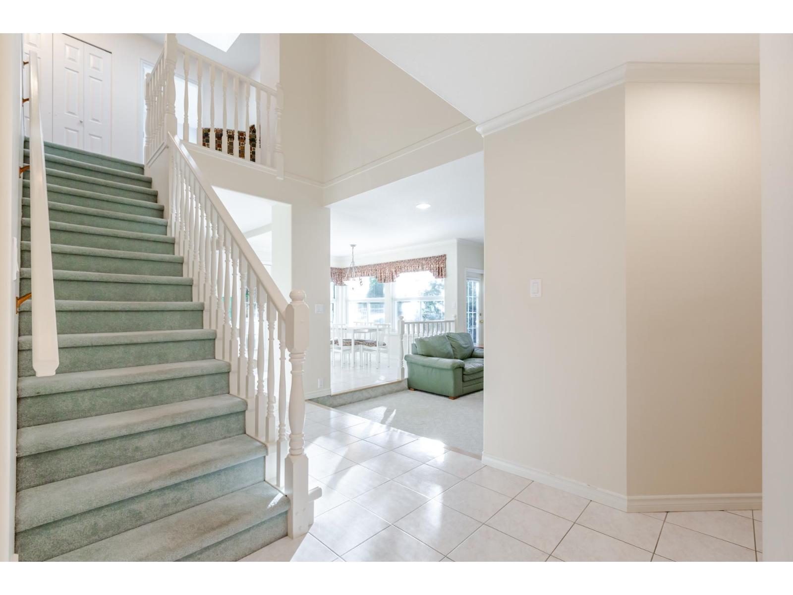 2567 140 Street Property Photo 7