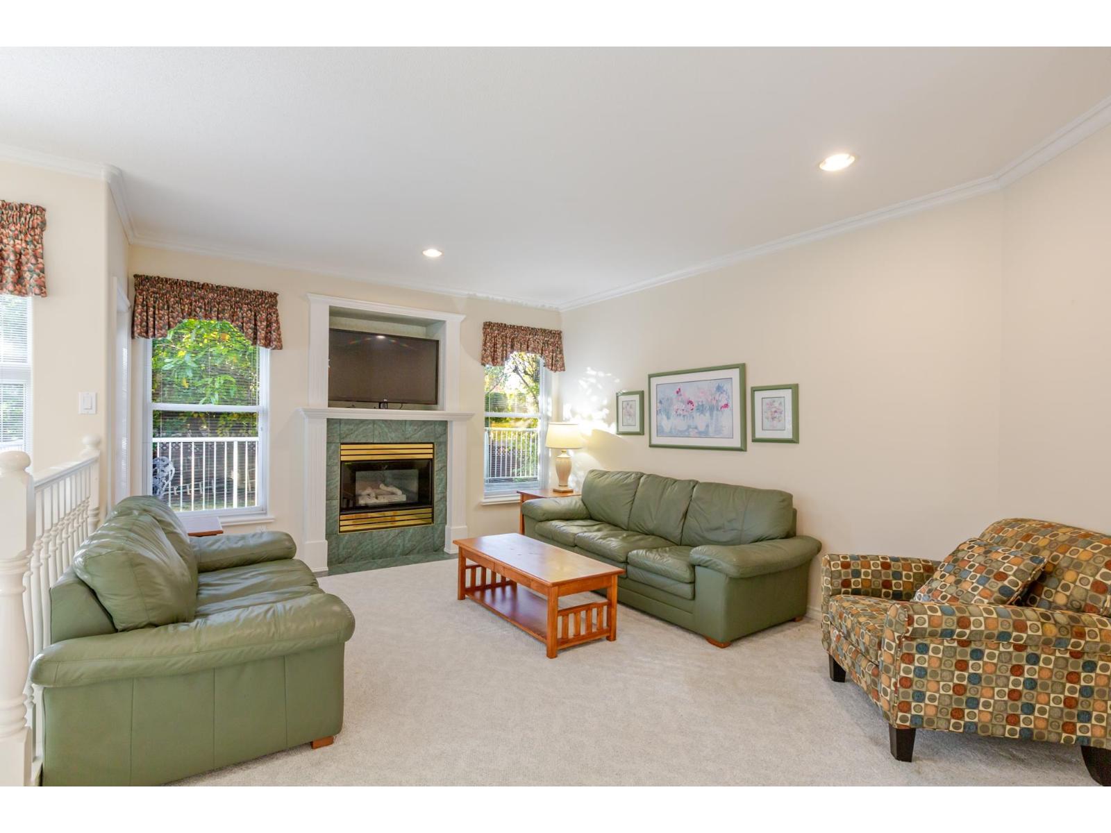 2567 140 Street Property Photo 13