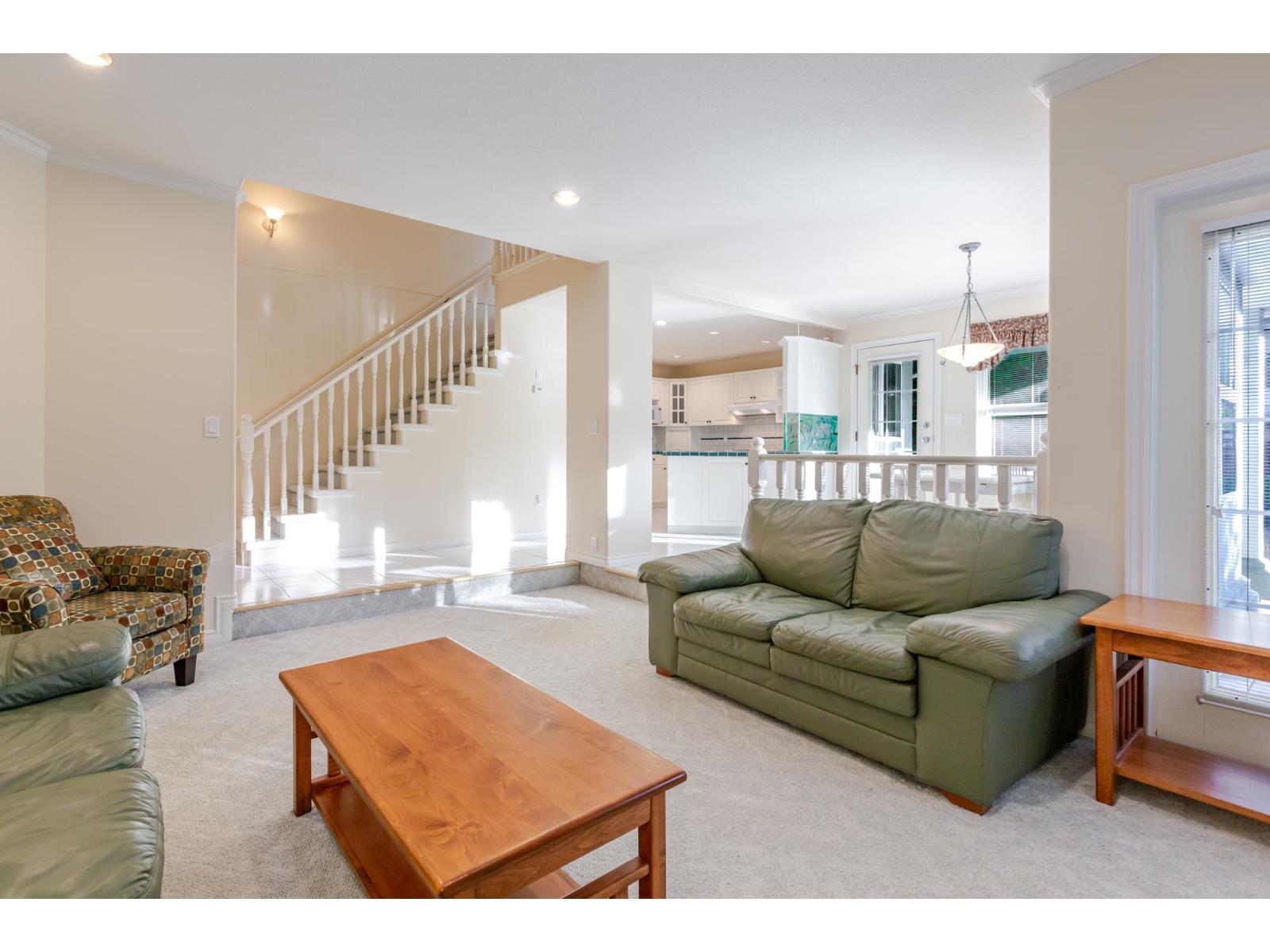 2567 140 Street Property Photo 15