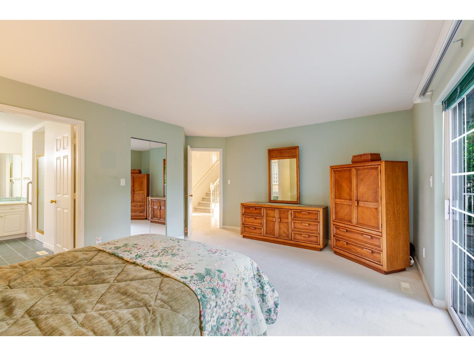 2567 140 Street Property Photo 19