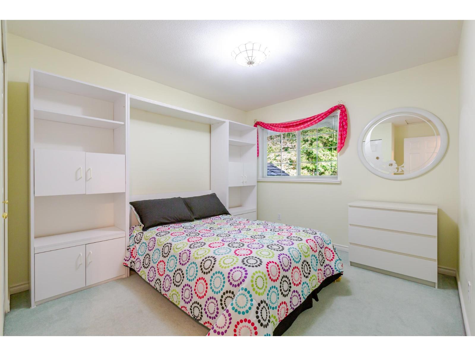2567 140 Street Property Photo 27