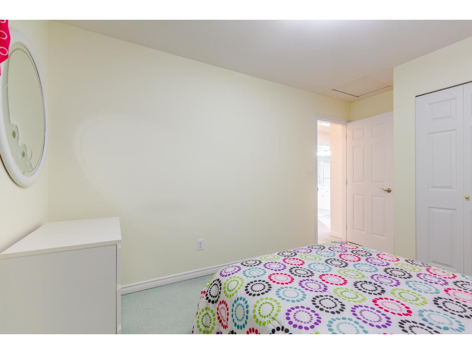 2567 140 Street Property Photo 28