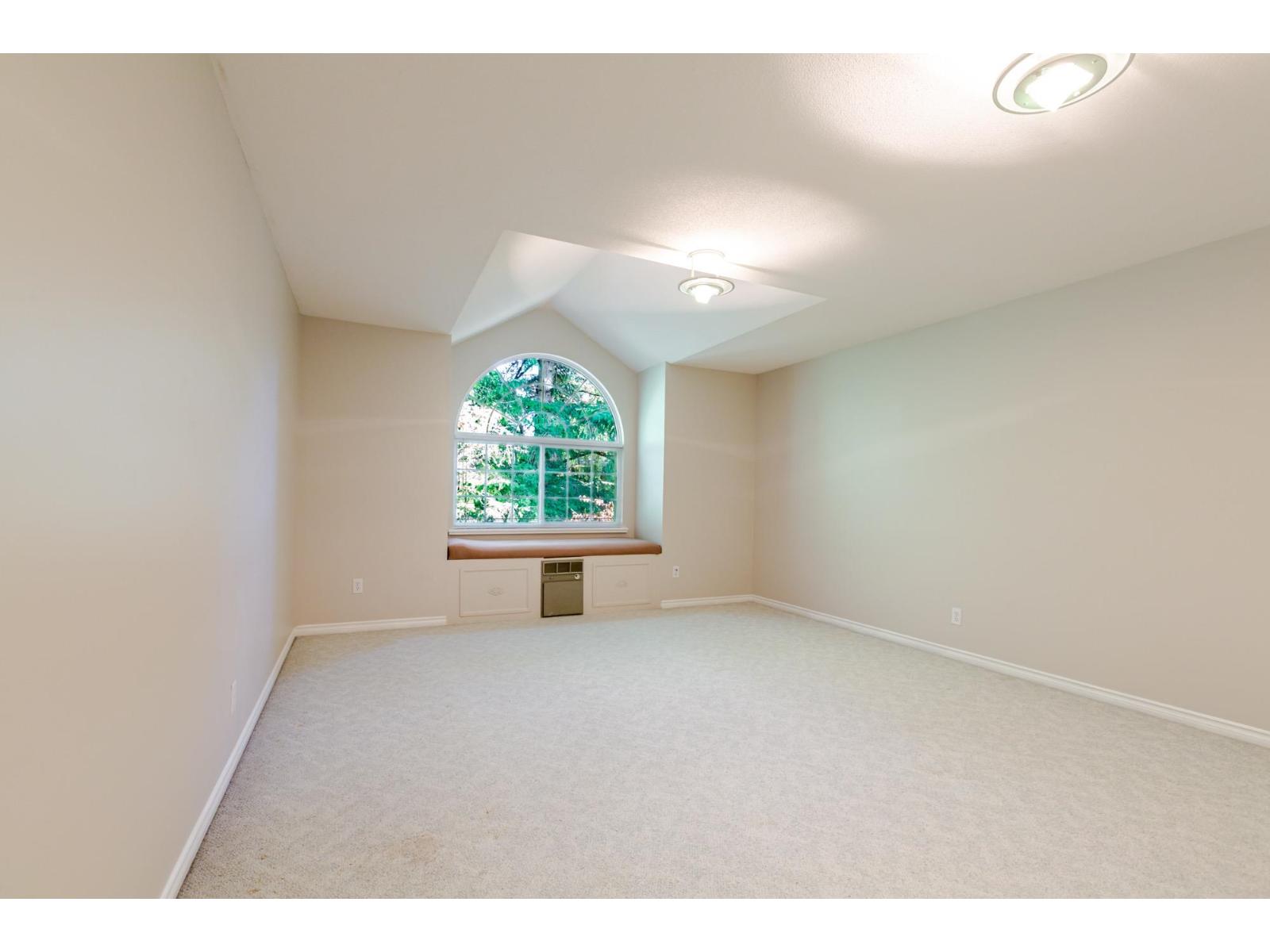2567 140 Street Property Photo 31