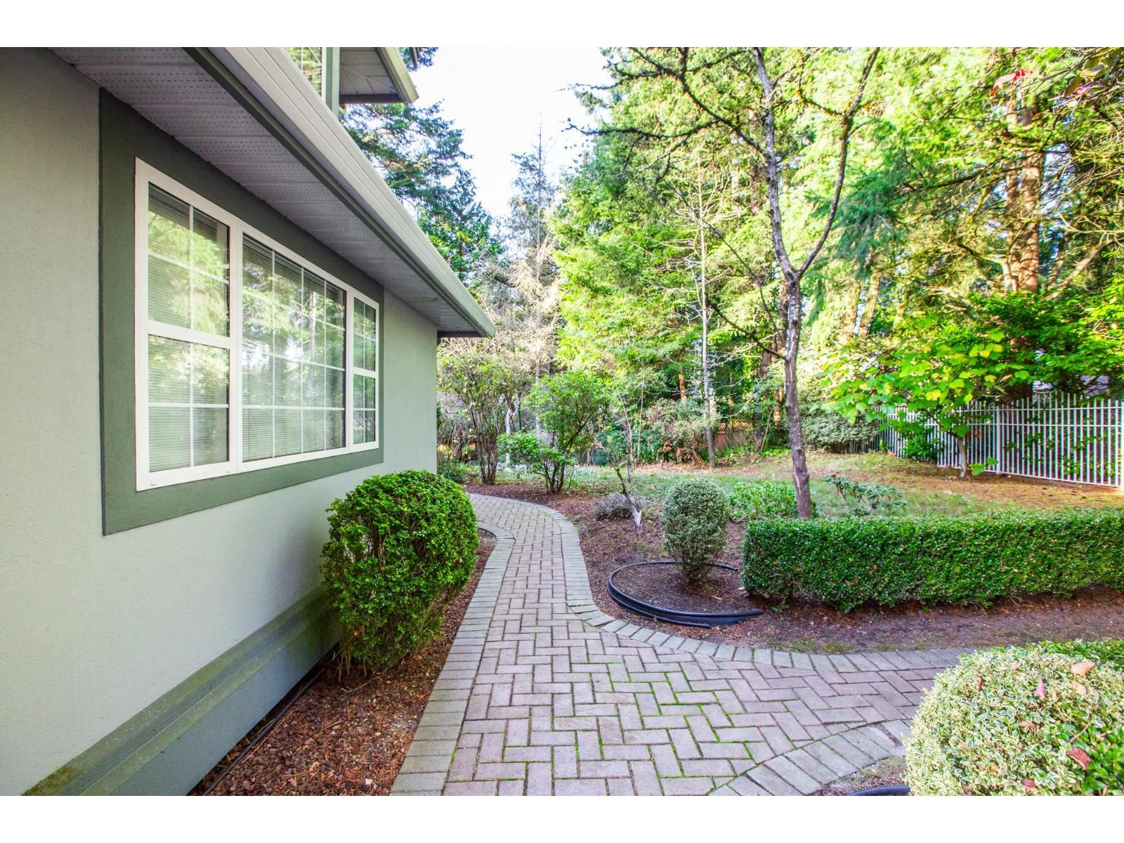 2567 140 Street Property Photo 36