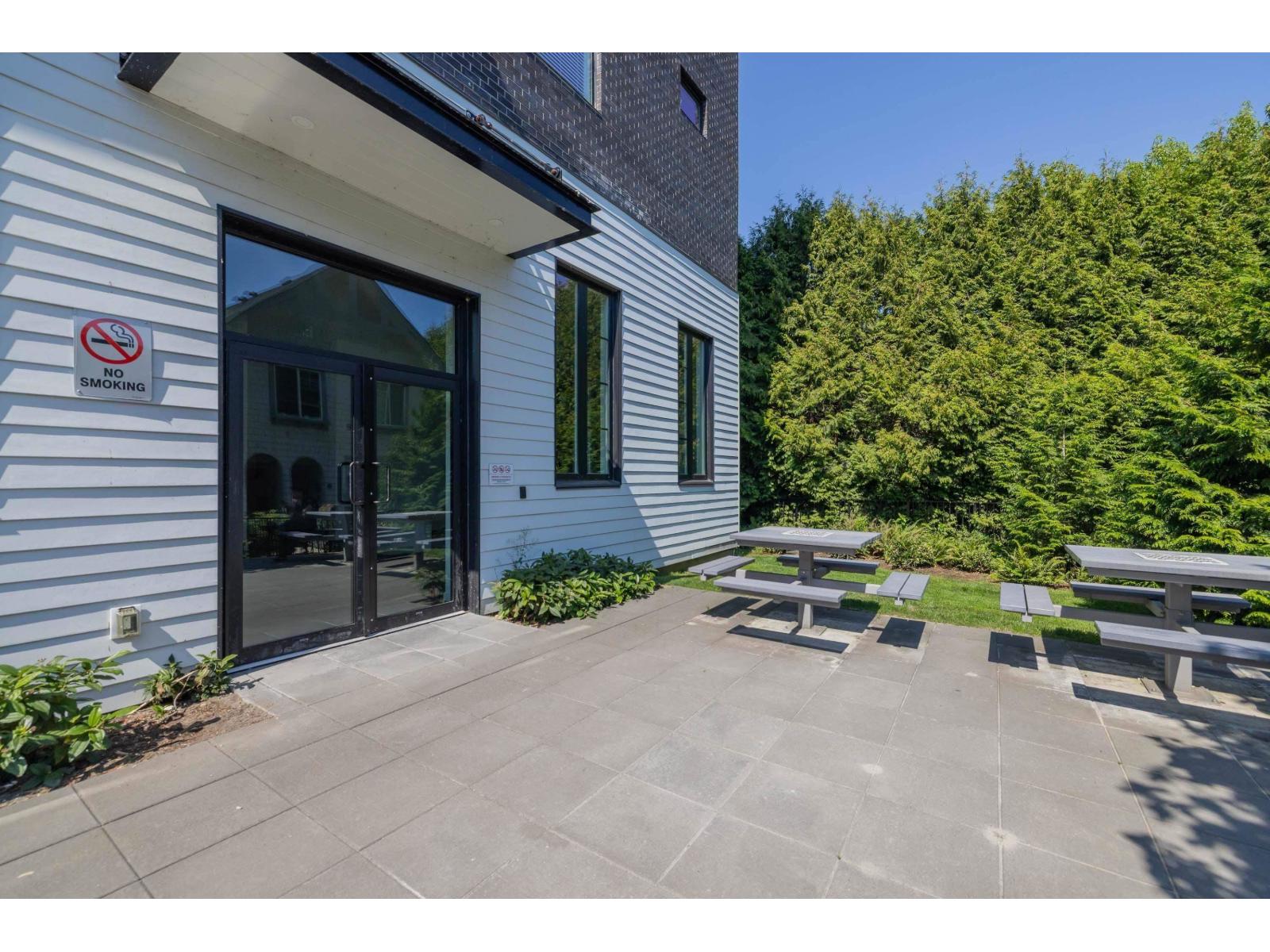 307 13623 81a Avenue Property Photo 2