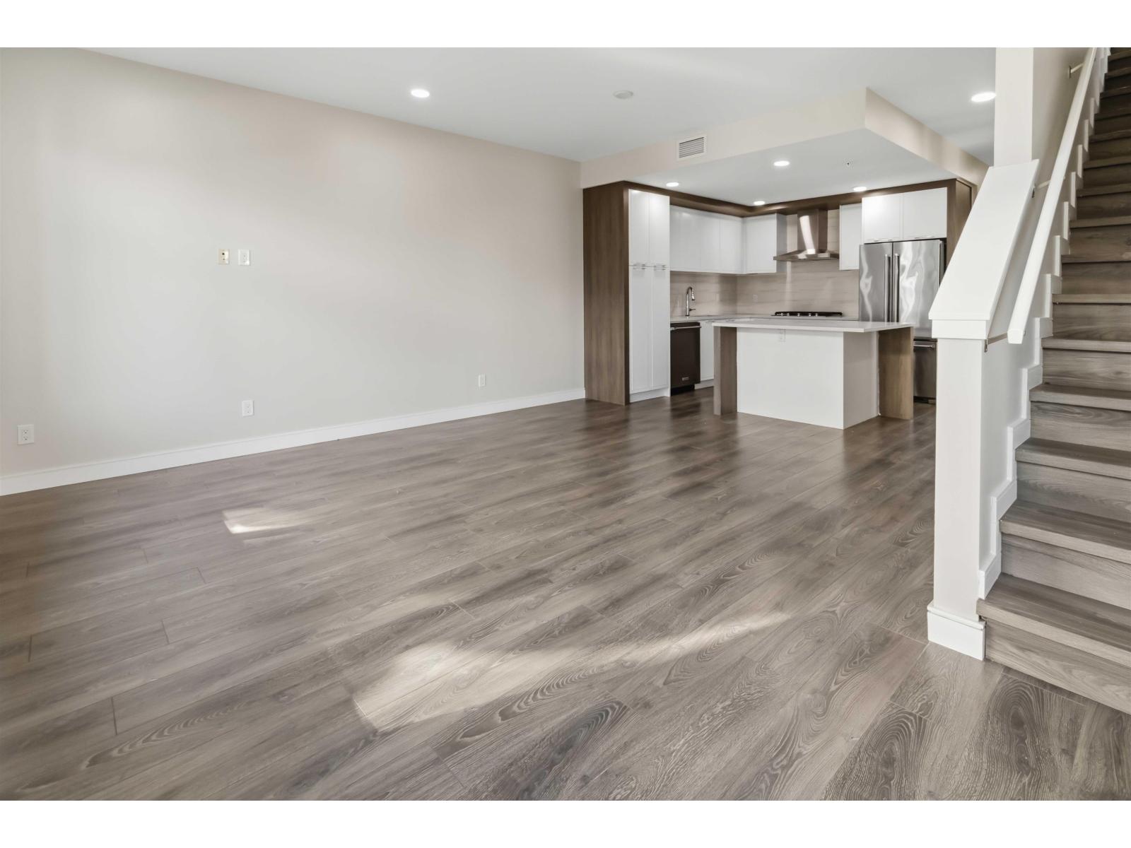 8 8447 115 Street Property Photo 8