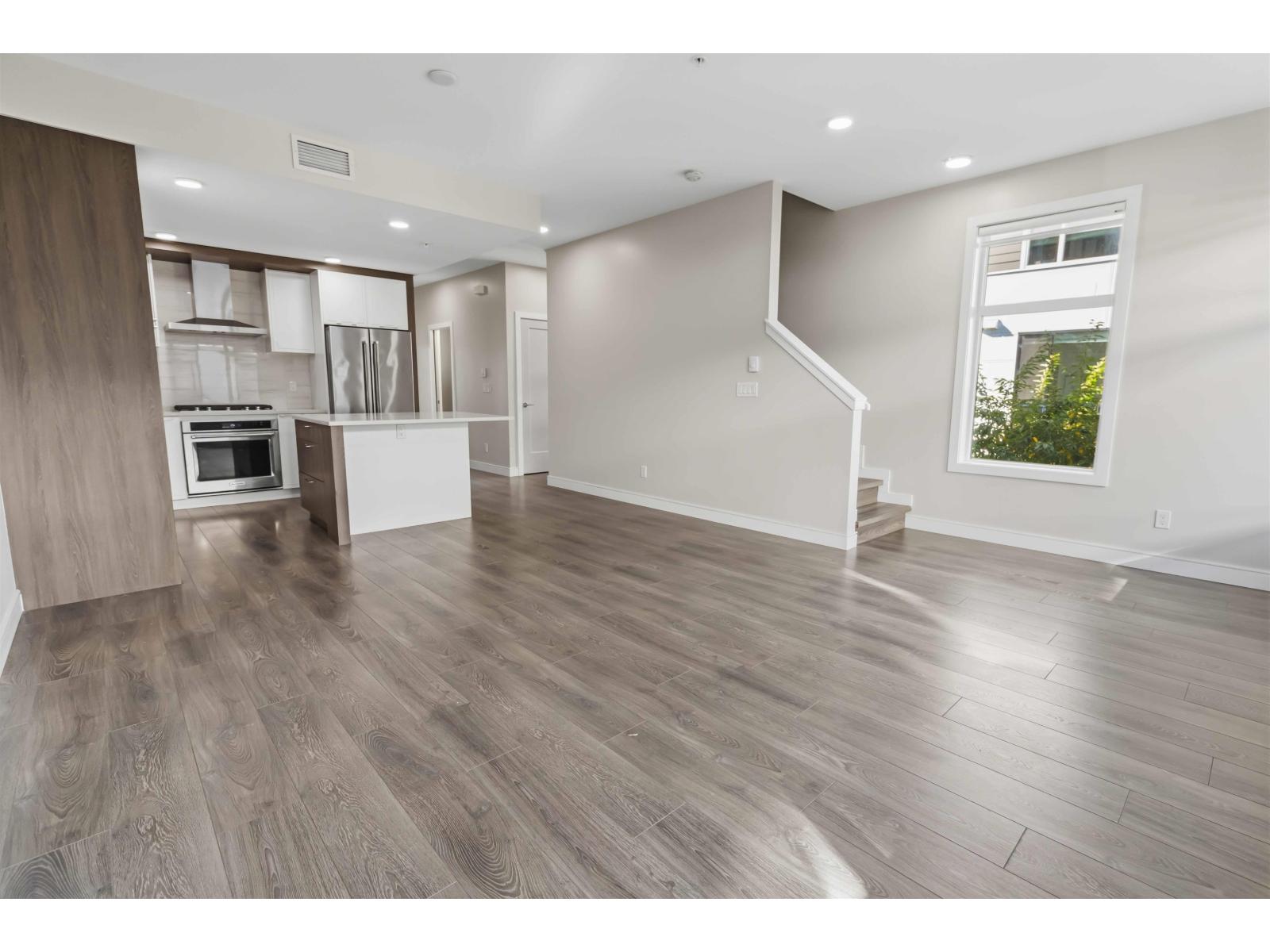 8 8447 115 Street Property Photo 9