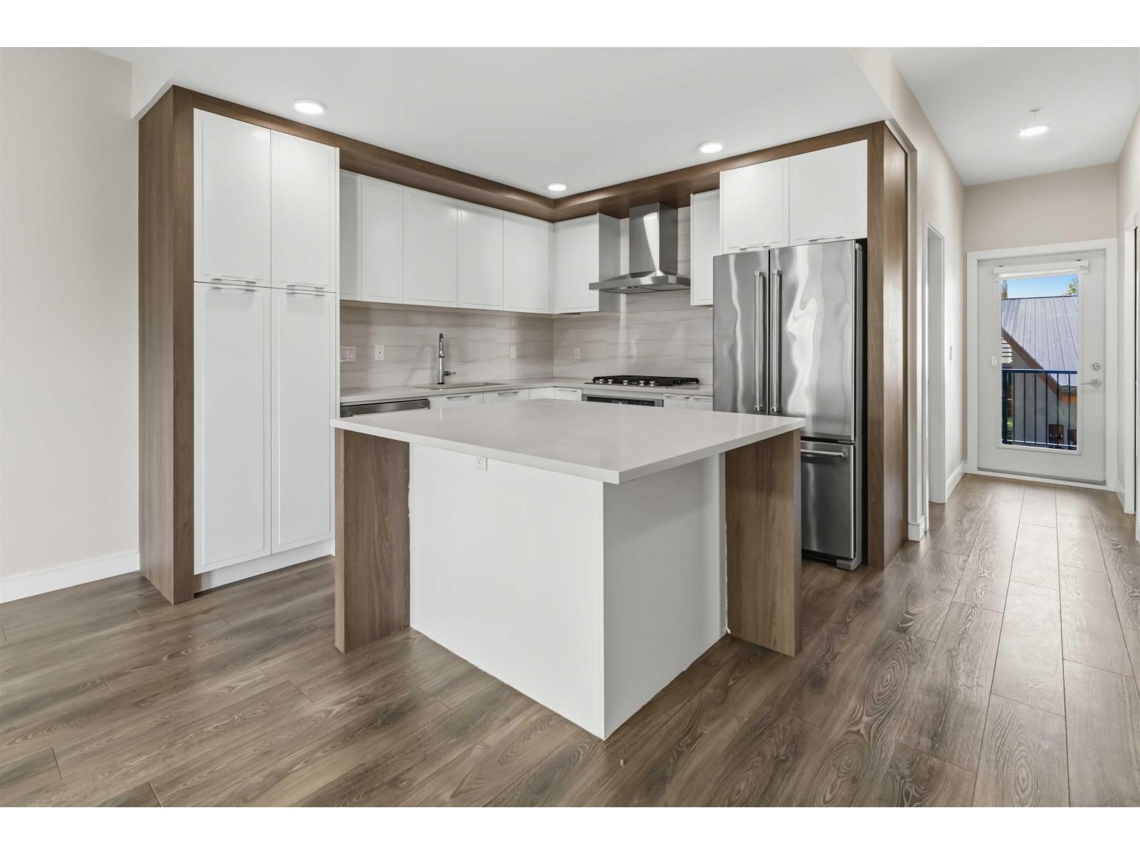 8 8447 115 Street Property Photo 10