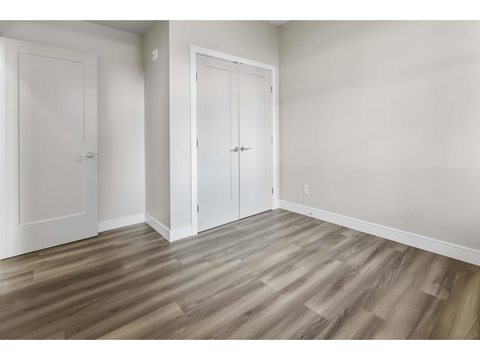 8 8447 115 Street Property Photo 13