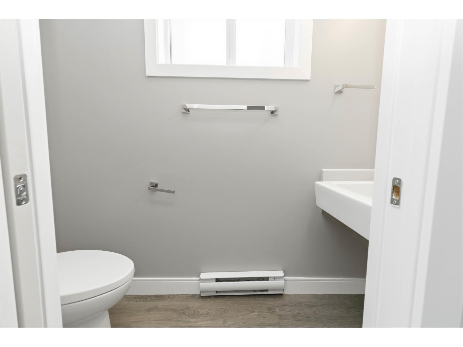 8 8447 115 Street Property Photo 14
