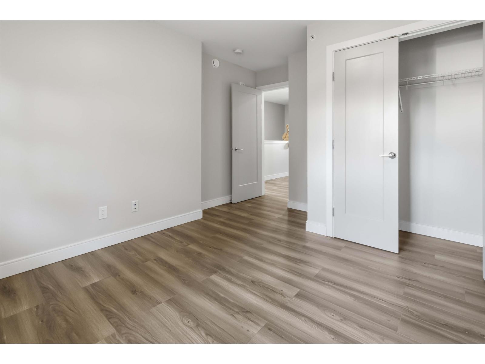 8 8447 115 Street Property Photo 16