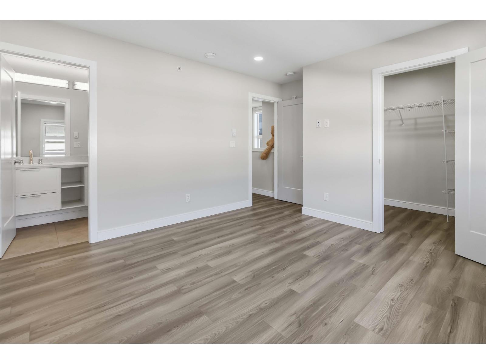 8 8447 115 Street Property Photo 19
