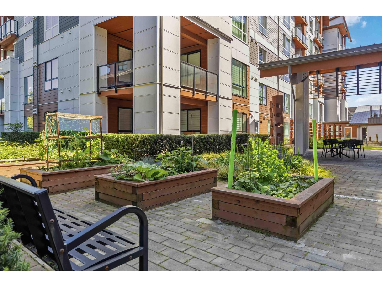 8 8447 115 Street Property Photo 25