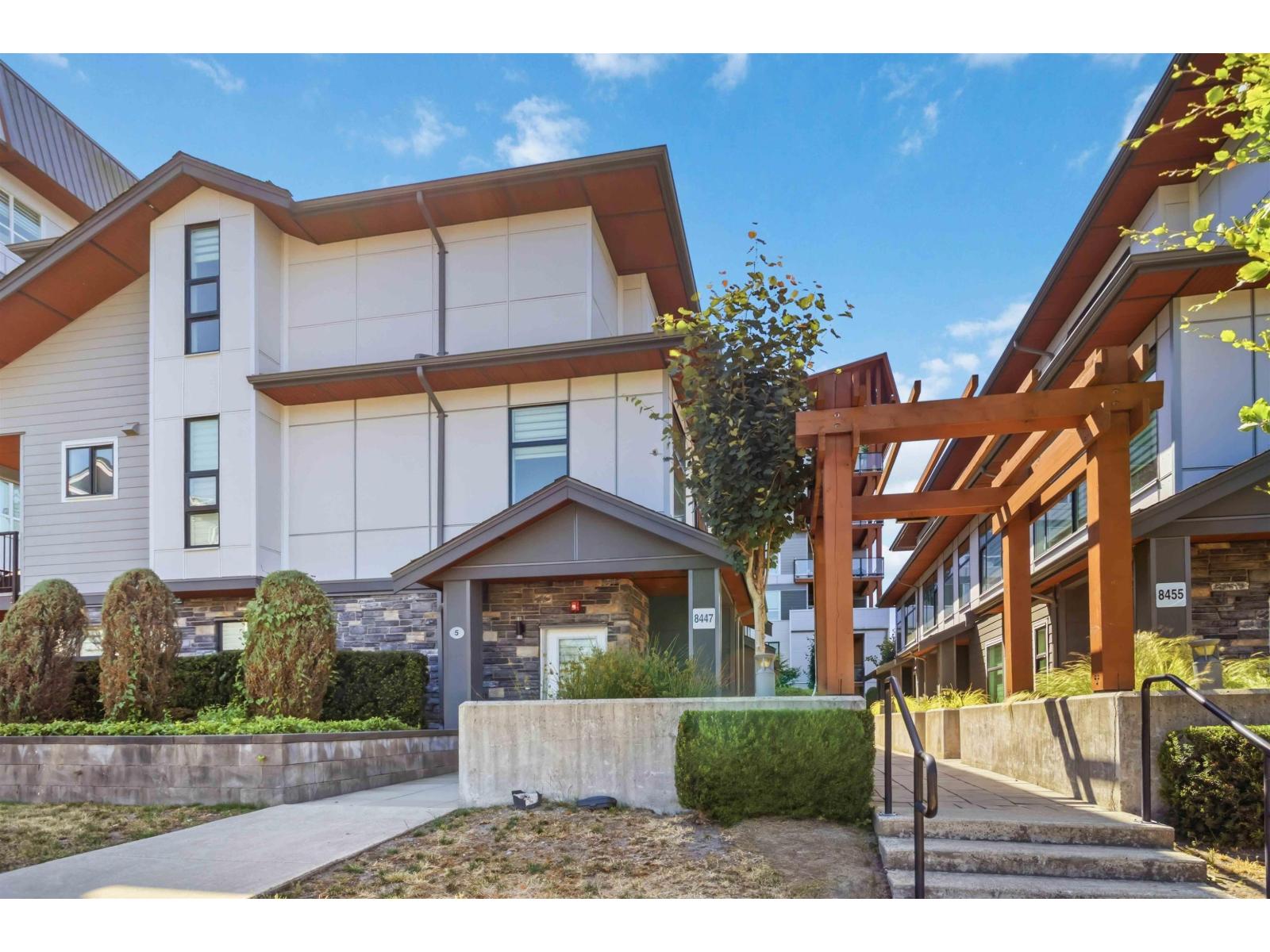 8 8447 115 Street Property Photo 27