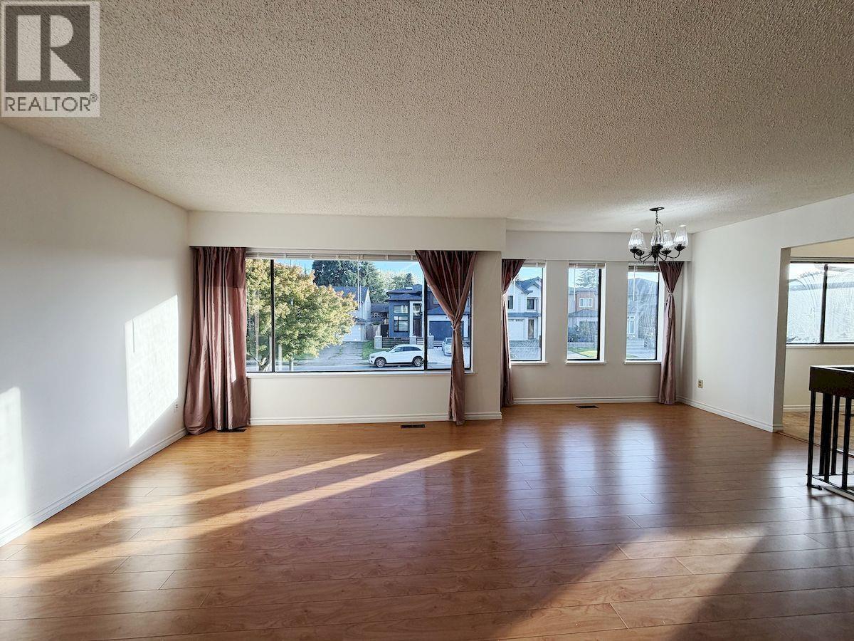 48XX PRINCETON AVE RICHMOND