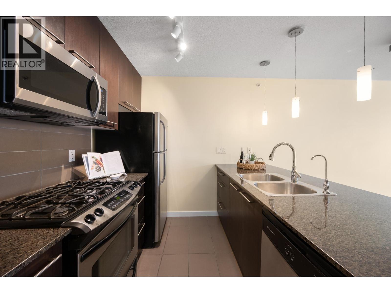 608 2979 Glen Drive Property Photo 4