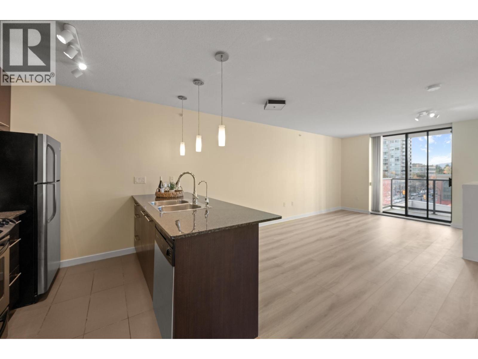 608 2979 Glen Drive Property Photo 6