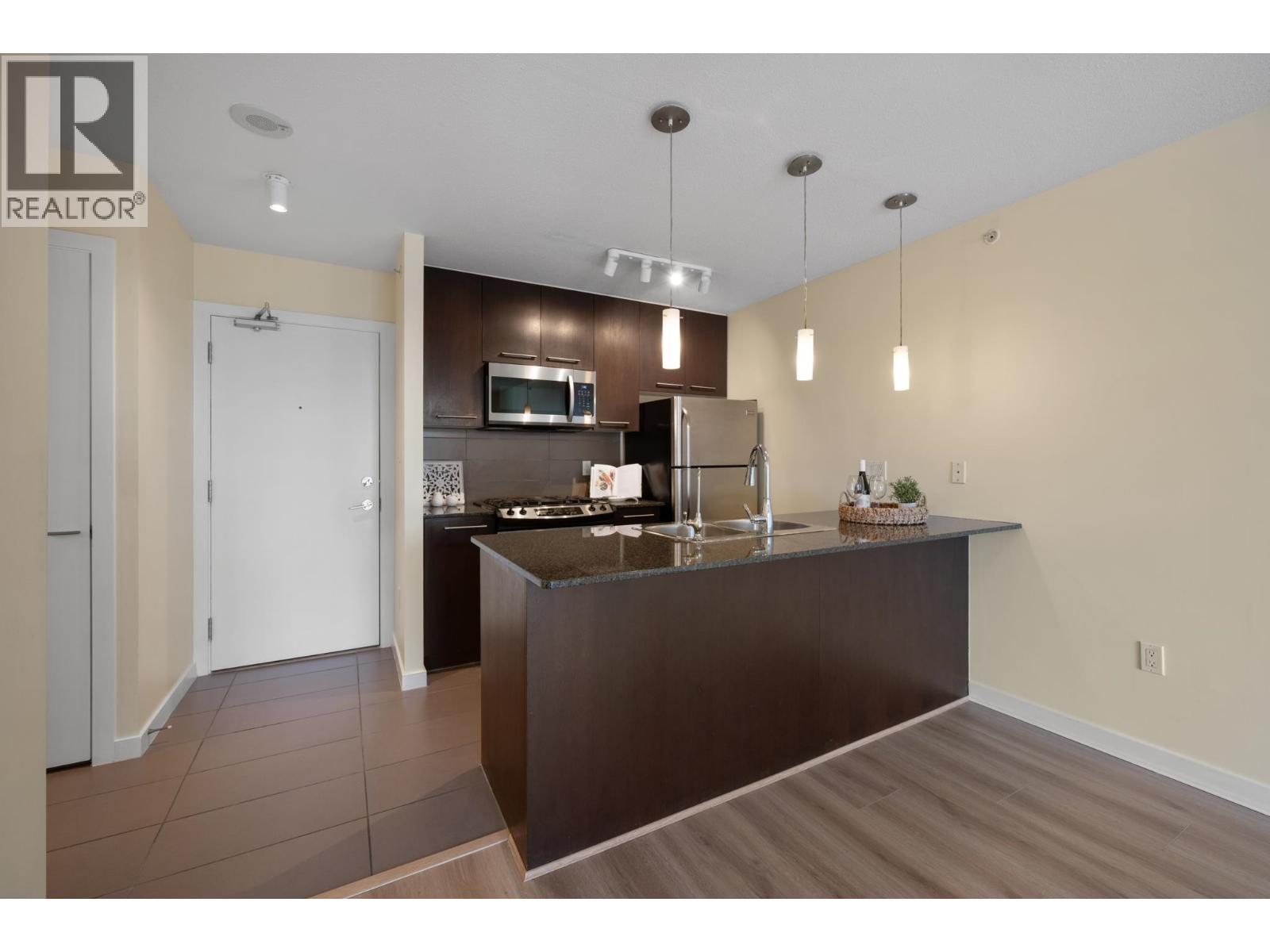 608 2979 Glen Drive Property Photo 8