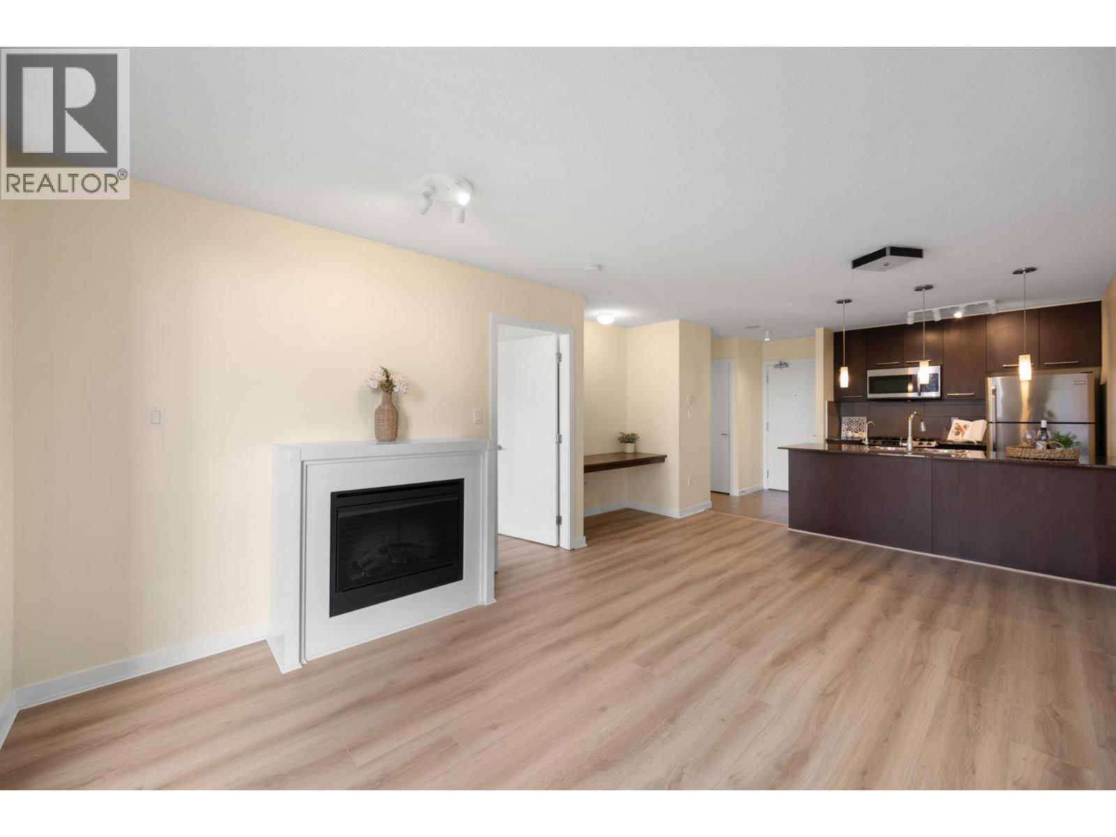 608 2979 Glen Drive Property Photo 10