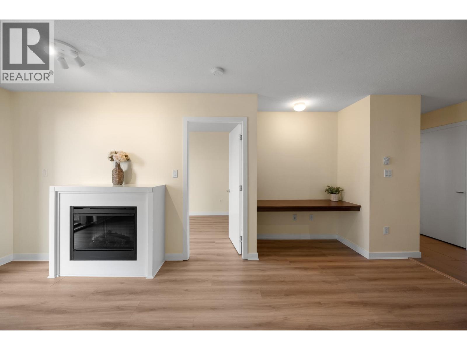 608 2979 Glen Drive Property Photo 15