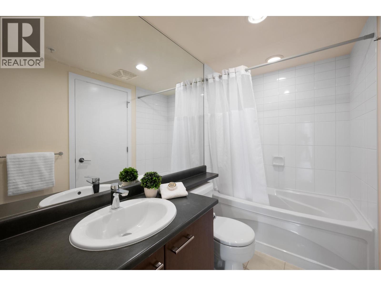 608 2979 Glen Drive Property Photo 19