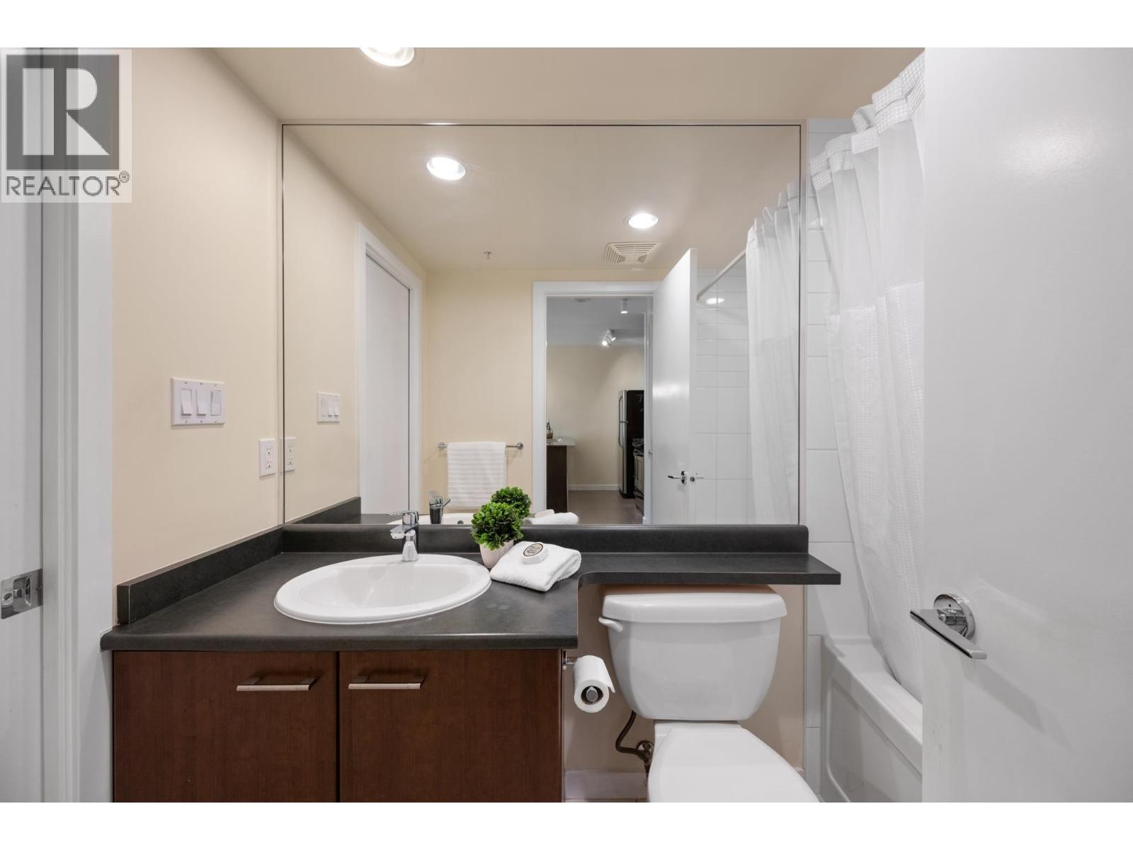 608 2979 Glen Drive Property Photo 20