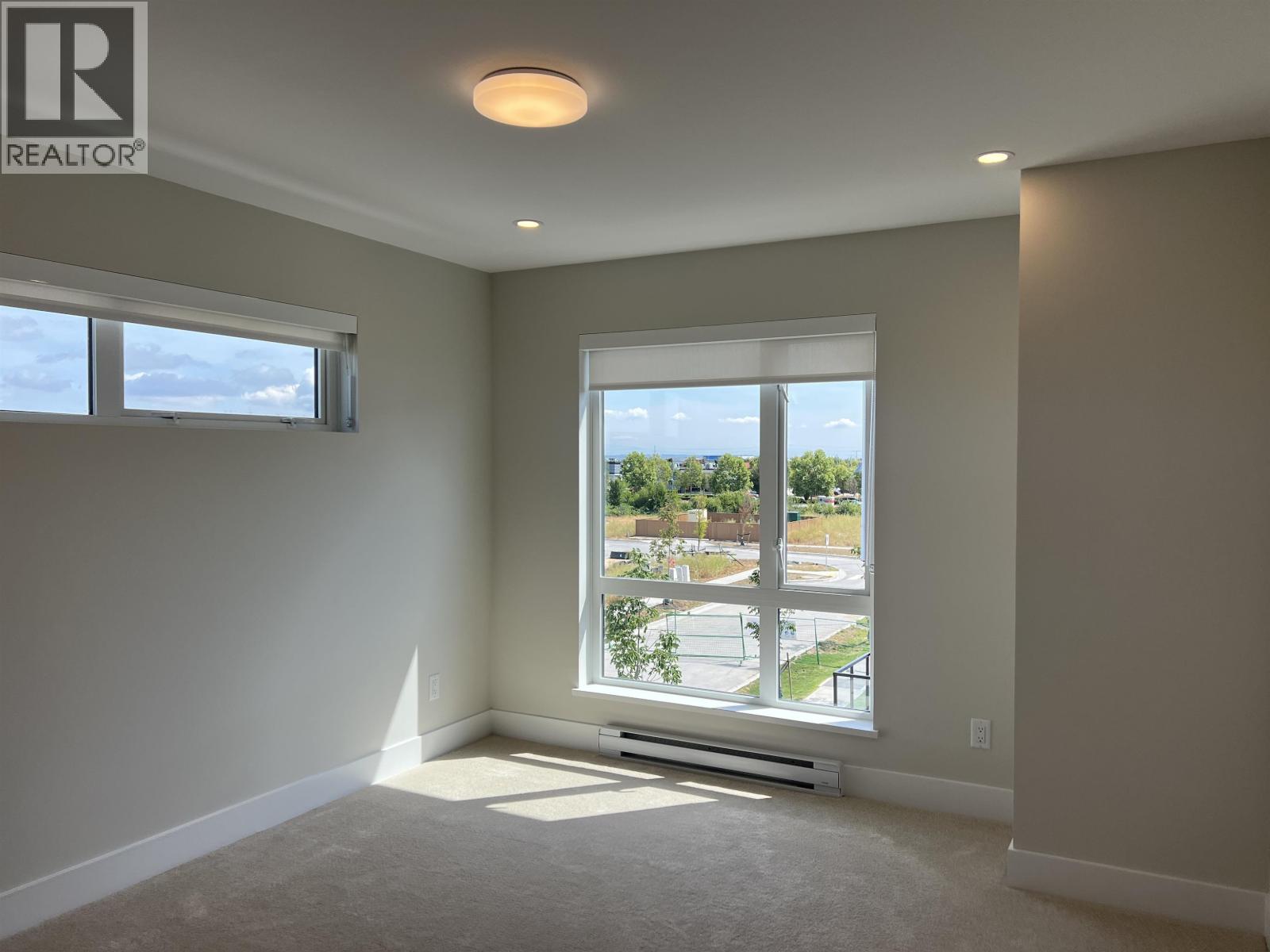 10 4745 Spruce Way Property Photo 10