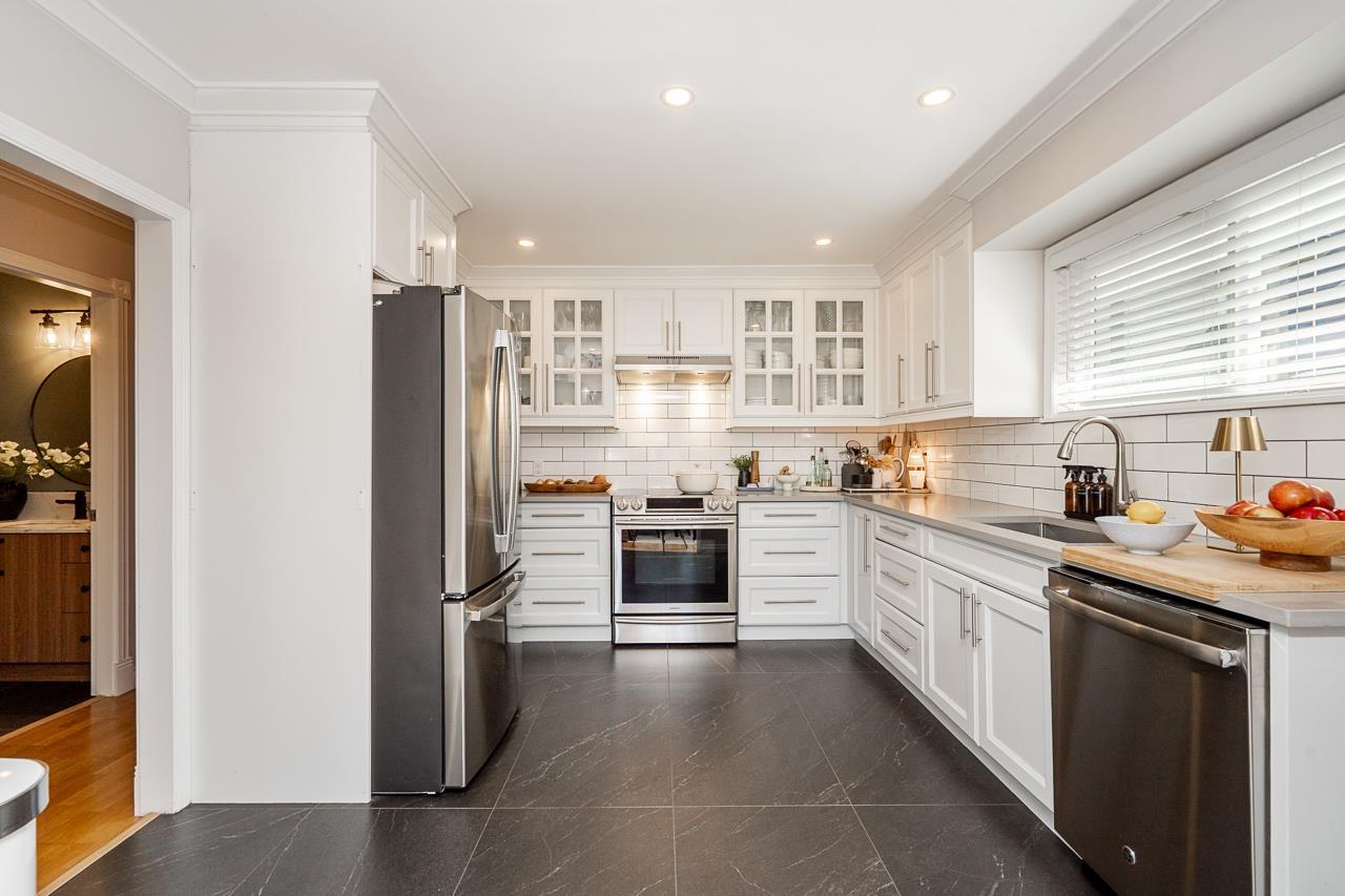 5846 180 Street Property Photo 12