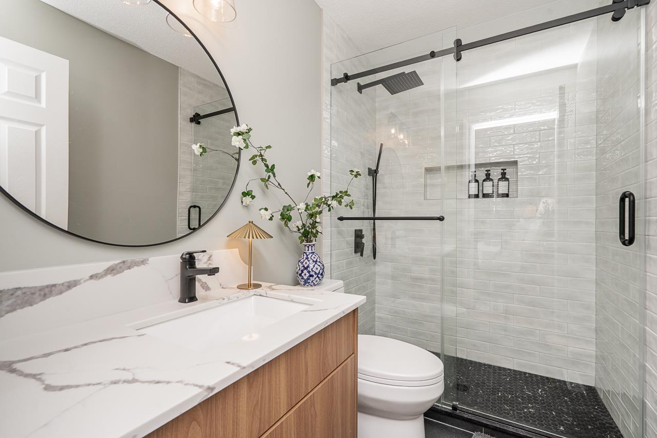 5846 180 Street Property Photo 17