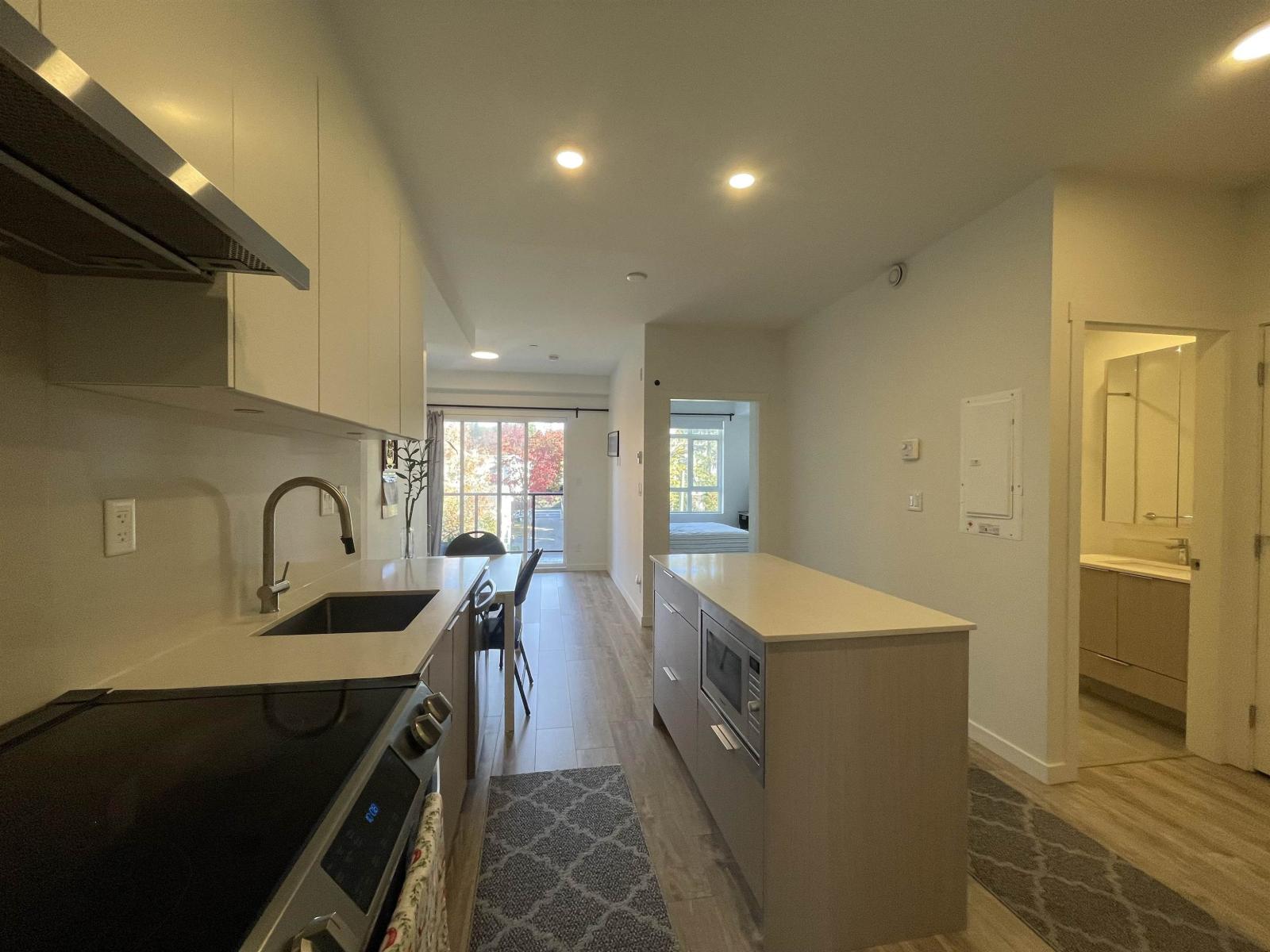 529 13968 Laurel Drive Property Photo 15