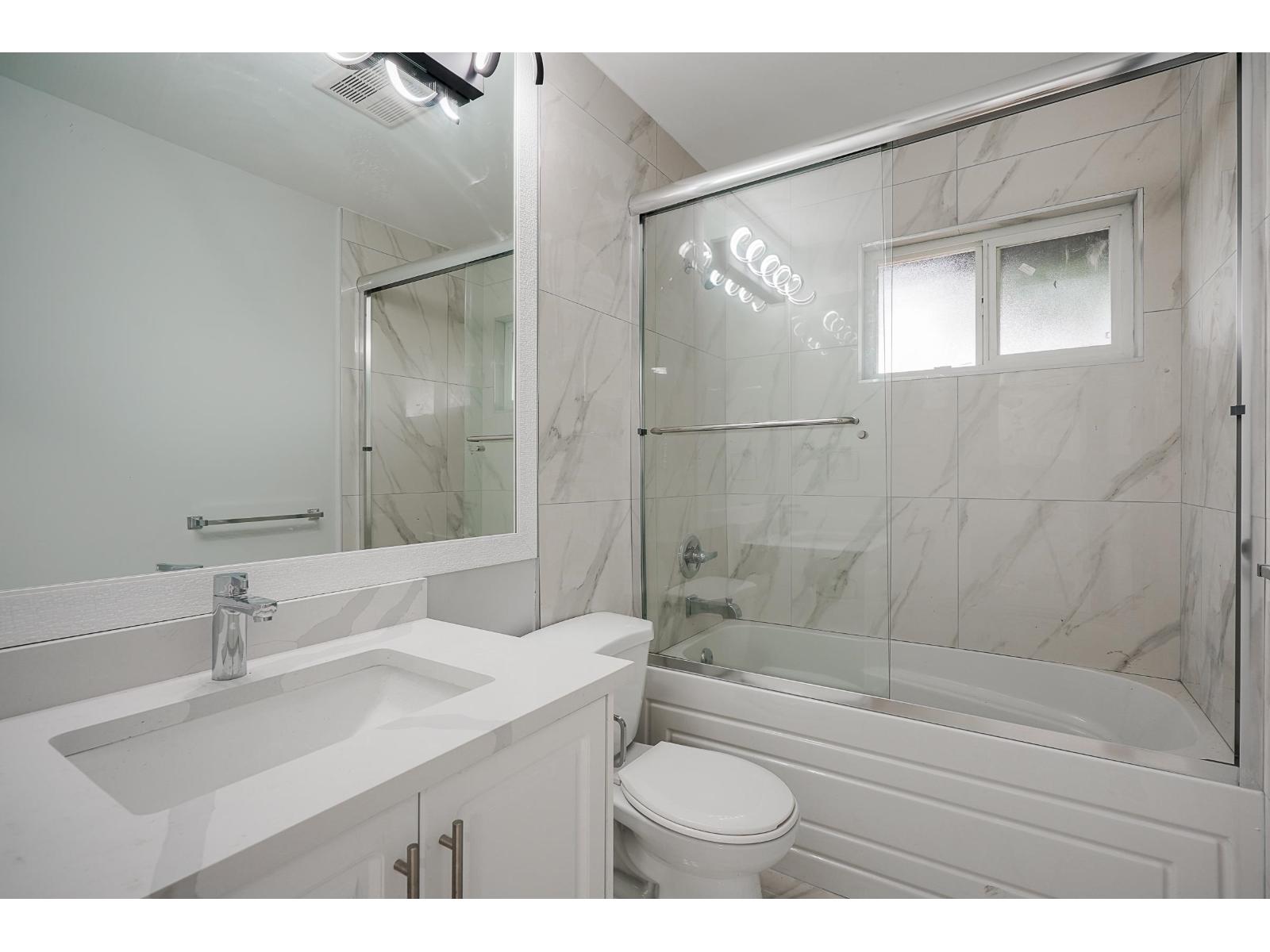 32382-32384 Brant Avenue Property Photo 11