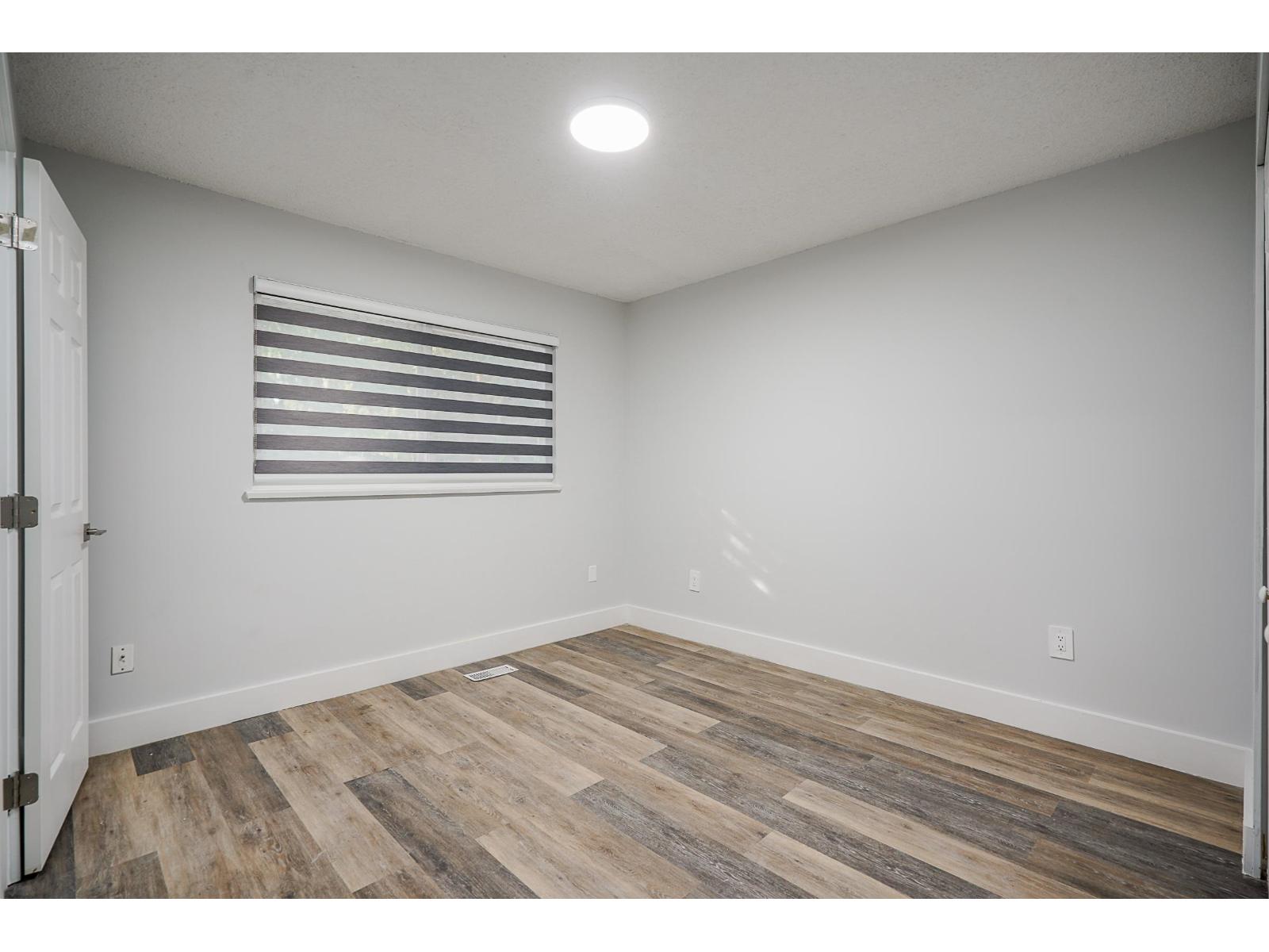 32382-32384 Brant Avenue Property Photo 20