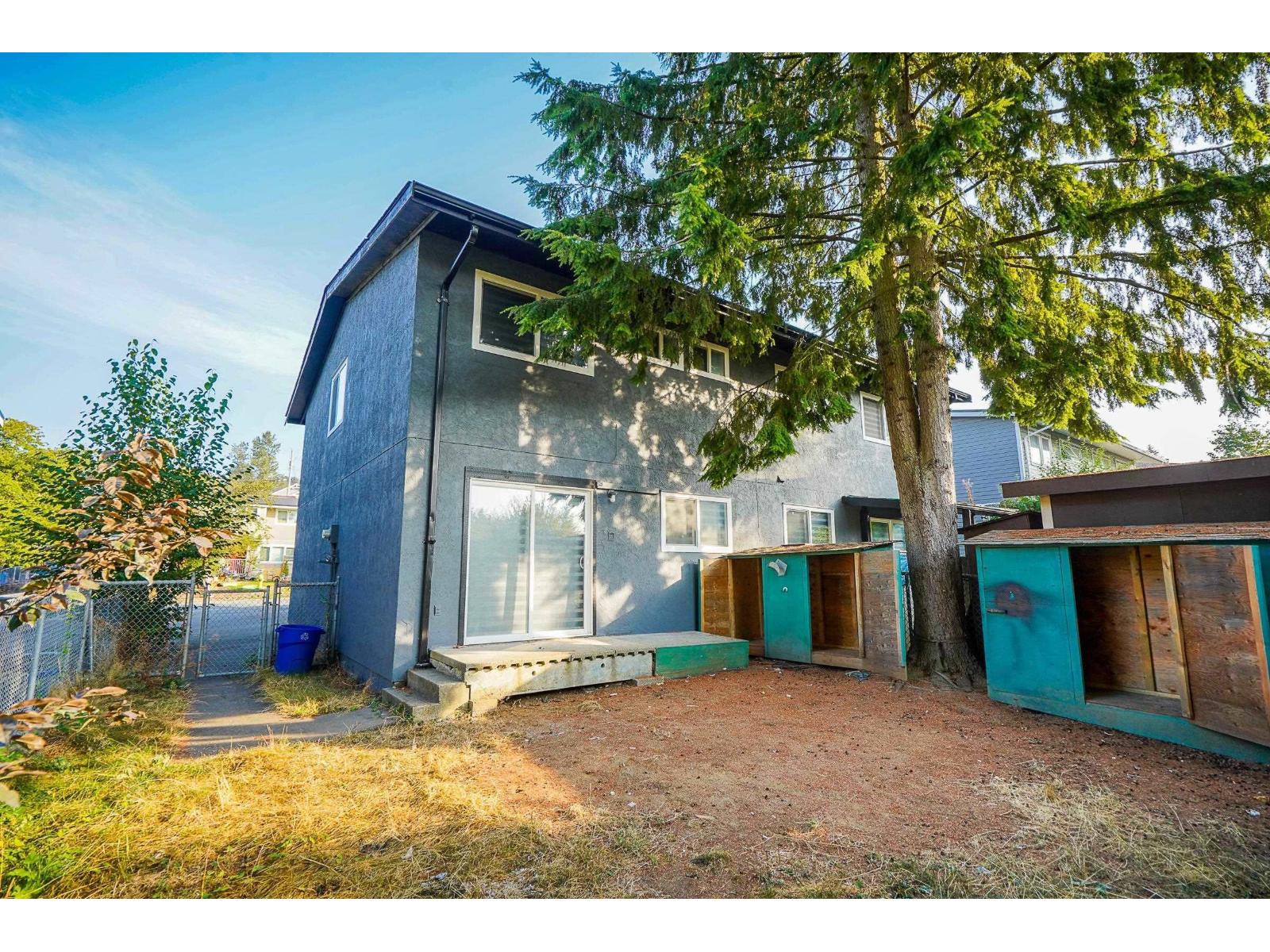 32382-32384 Brant Avenue Property Photo 24