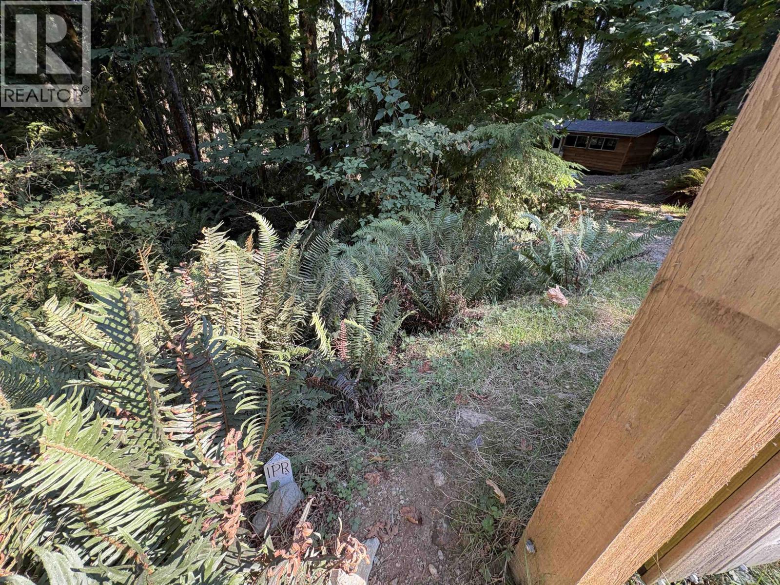 976 West Bay Road Property Photo 11