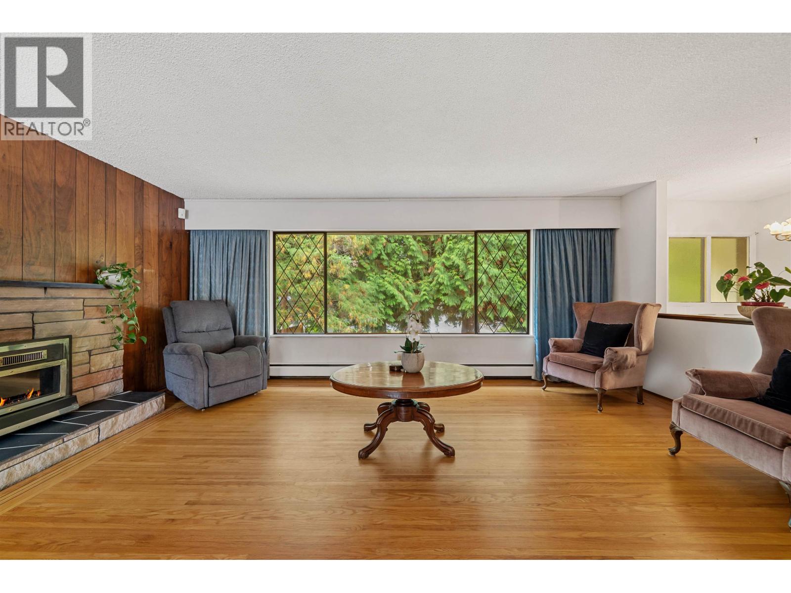 12118 Acadia Street Property Photo 6