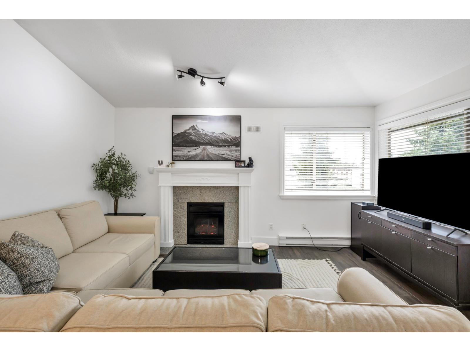 308 33675 Marshall Road Property Photo 2