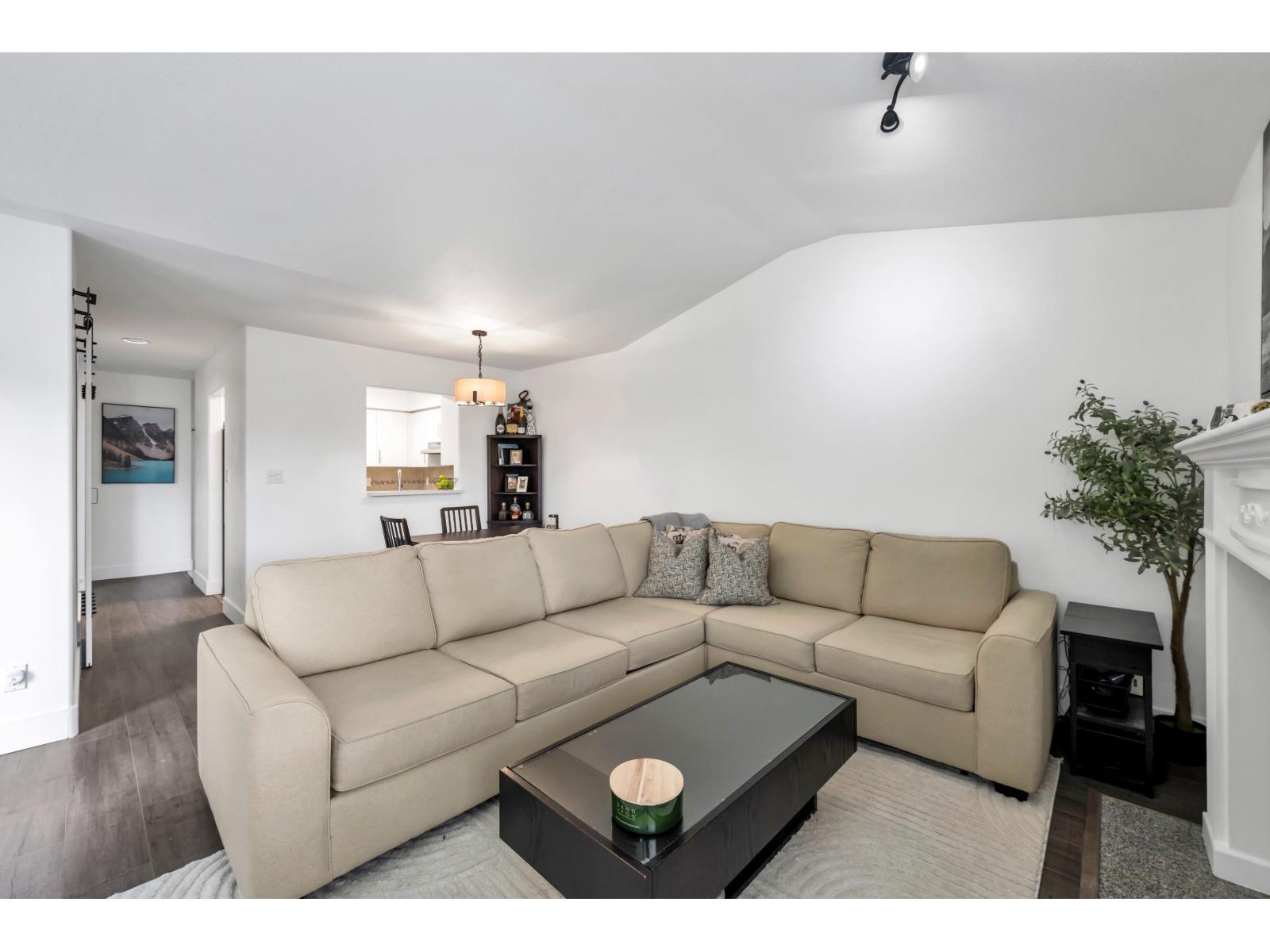 308 33675 Marshall Road Property Photo 5