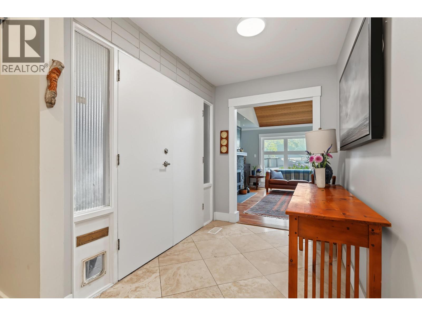 4927 Cedar Crescent Property Photo 5