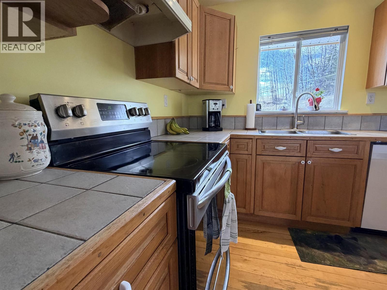 4583 Ridge Road Property Photo 2
